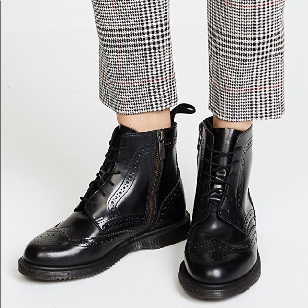Dr. Martens Delphine Boot
